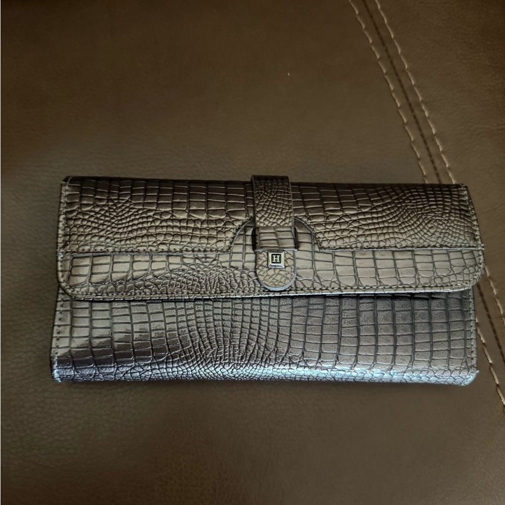 Bronze Henghuang Bi Fold Wallet